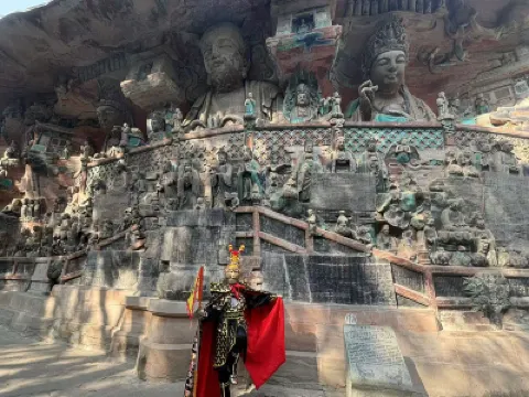 《黑神話悟空》取景地大足石刻、重慶5天直航團 《連續4晚國際品牌酒店》十八梯傳統風貌區+喝茶看戲、重慶動物園熊貓館、李子壩輕軌穿樓、兩江輪渡、洪崖洞吊腳樓、磁器口古鎮、魁星樓 《黑神話悟空》取景地大足石刻、重慶5天直航團 《連續4晚國際品牌酒店》十八梯傳統風貌區+喝茶看戲、重慶動物園熊貓館、李子壩輕軌穿樓、兩江輪渡、洪崖洞吊腳樓、磁器口古鎮、魁星樓