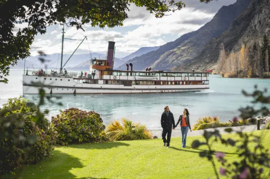 厄恩斯勞號古董蒸汽船