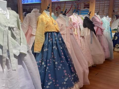 百花谷朝鮮族古村落服裝體驗