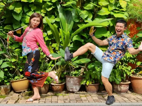 小娘惹服裝漫游馬六甲古城