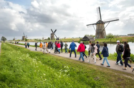 小孩堤防風車群