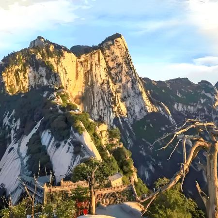 【5鑽】【國泰航空】【皇牌】西安5天升純之旅 《世界文化遺產》秦始皇兵馬俑、大唐不夜城、中國五嶽之一~華山、長安十二時辰主題街區、大明宮國家遺址公園、永興坊、西安城牆【乘坐2+1座位豪華空調旅遊巴】