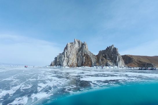 奧利洪島(莎曼卡岩山)