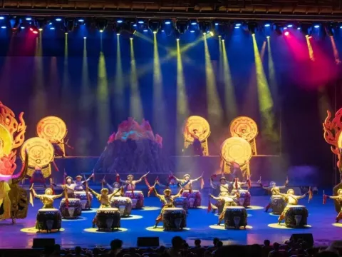 《魅力湘西》少數民族歌舞秀