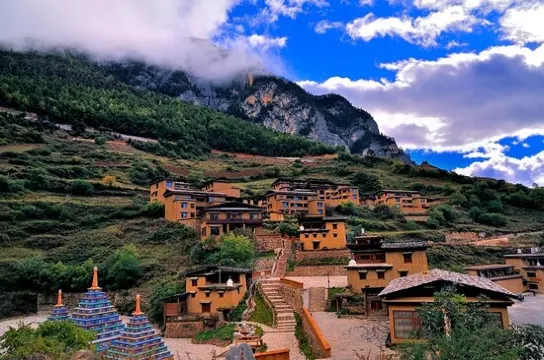 千年古村巴拉村