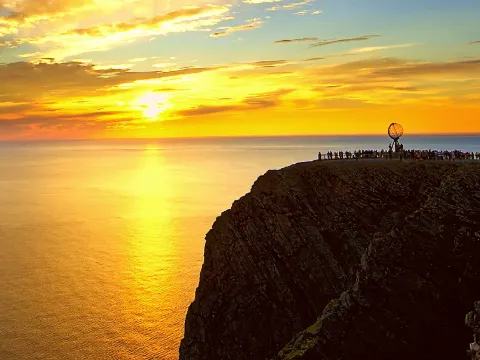 觀賞自然奇觀～《午夜太陽》