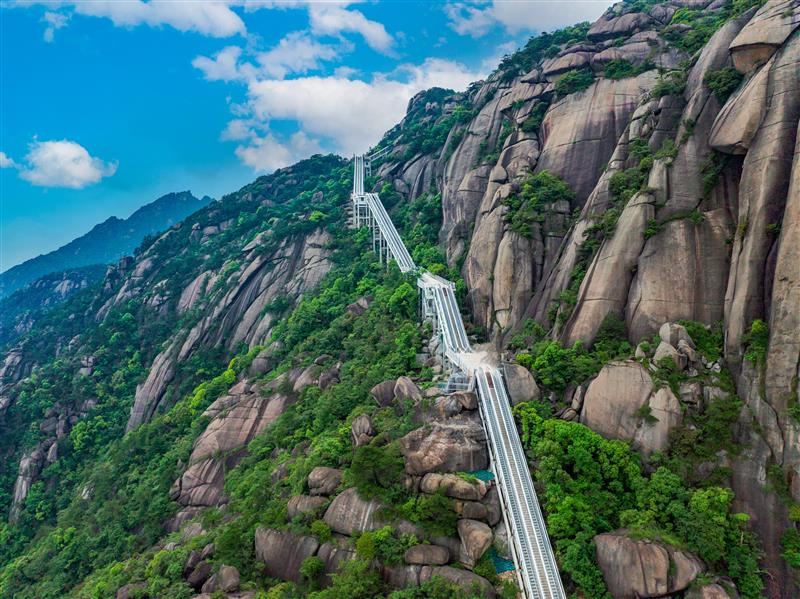 靈山十級雲頂天梯