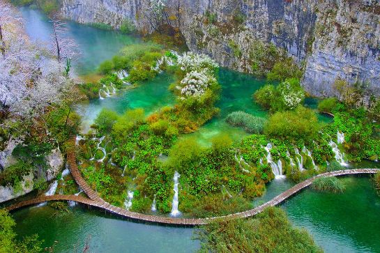 十六湖國家公園