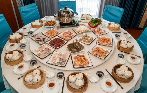 五指毛桃桑拿陽山脆皮雞宴