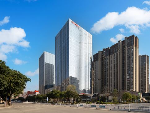 《魅力梅州+高鐵》2025年全新開業梅州希爾頓歡朋酒店+連續2晚永安獨家潮州希爾頓惠庭酒店 包廂享用【鮑片三十年老菜脯砂鍋粥】【祖傳鹵水獅頭鵝風味宴】梅州高鐵美景純玩4天團 