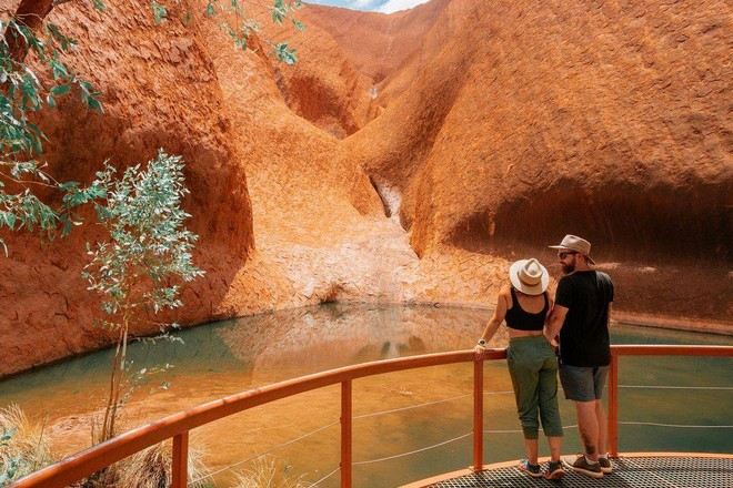 繞岩遊Mutitjulu水潭