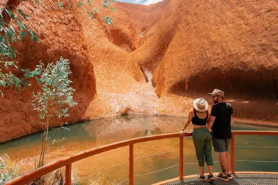 繞岩遊Mutitjulu水潭