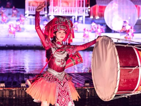 鳳凰樂土·山水麗人