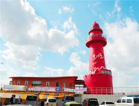 烏耳島 紅色燈塔