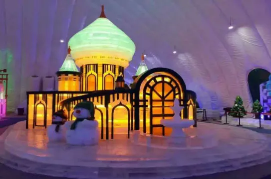 冰雪大世界室內冰雪主題樂園