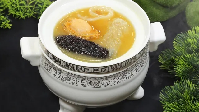 原盅金湯鮑參翅佛跳牆(位上)