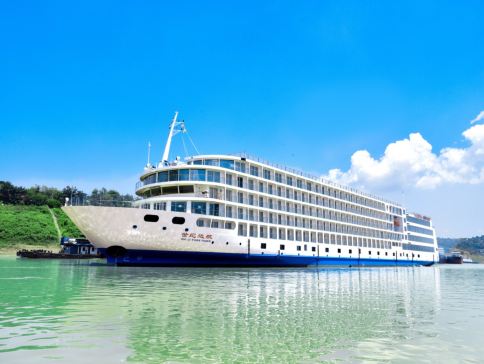 <全包登岸觀光>武漢粉櫻🌸、金黃油菜花 世紀遊輪~遠航號(2024年9月下水) 「6樓臻選豪華江景露台房」東湖磨山櫻花園、沙洋油菜花、枝江安福寺賞桃花、三峽大壩、荊州古城牆、重慶熊貓館8天升級純玩團