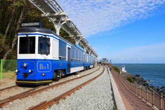 Blueline Park海雲台海岸列車體