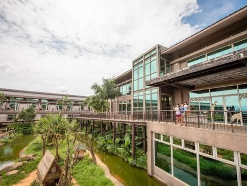 台北+苗栗+亞洲第一座動物園區-六福莊生態度假酒店及主題樂園 4天親子樂團 *再減$160 憑指定中銀咭推廣碼 《BOC160A2》