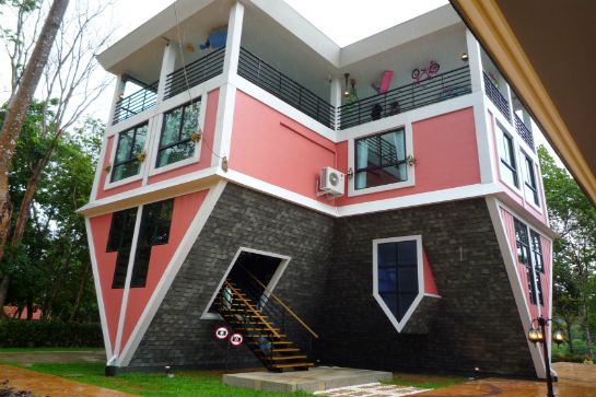 UpsideDownHouses