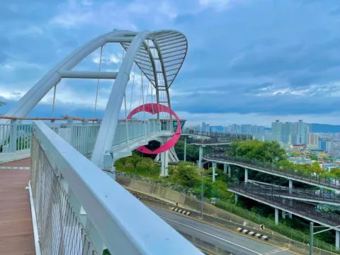 「大邱熱門賞景地」前山觀景台+天空之橋