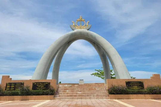 汶萊十億桶油紀念碑