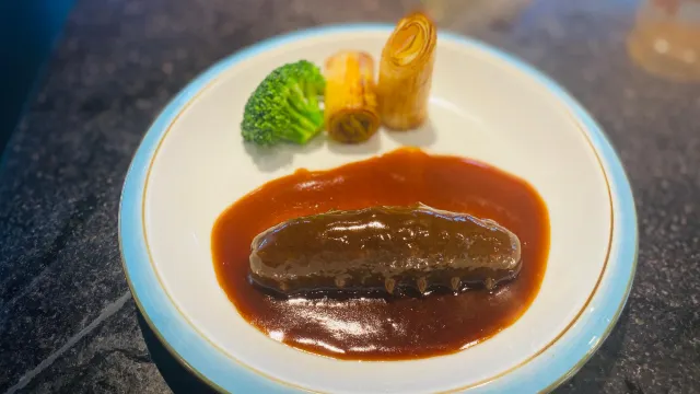 秘製蔥燒原條大連海參(位上)宴