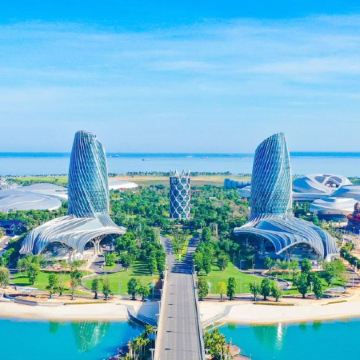 海南島(三亞、海口、儋州) 豪華酒店+溫泉+美食5天純玩團  乘畫舫遊神玉島(包登島)、海花島巡遊+燈光秀、鳳凰嶺海誓山盟景區、亞龍灣國際玫瑰谷、天空之山網紅打卡點、1晚國際品牌酒店(包浸溫泉)