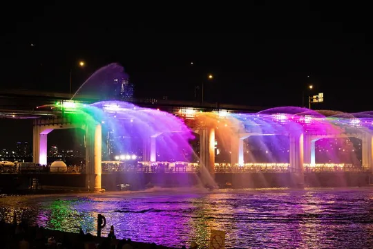 夜遊盤浦大橋月光彩虹噴泉