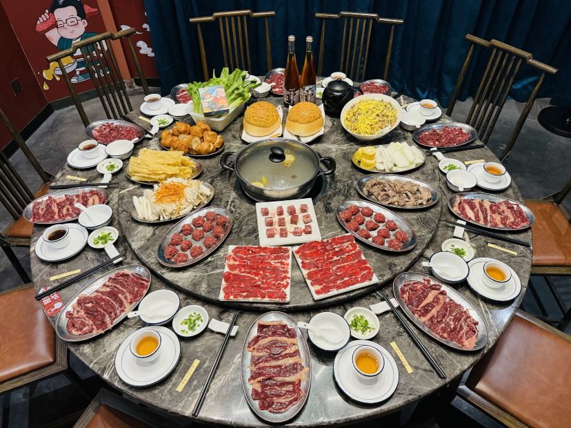 五洞牛肉（任吃鮮切嫩肉+任吃香口肥牛）火鍋