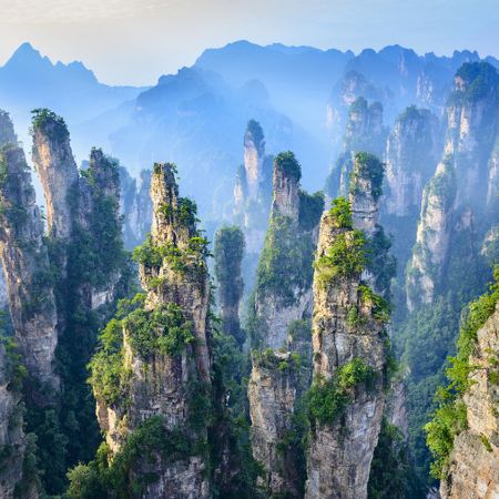 【5鑽】張家界、鳳凰古城5天高鐵團  張家界(VIP通道遊覽天門山國家森林公園+天子山景區+袁家界景區、無人機航拍短片、黃石寨、金鞭溪、DIY砂石畫)、鳳凰古城 [保證廣東話導遊](含新春年廿七出發)