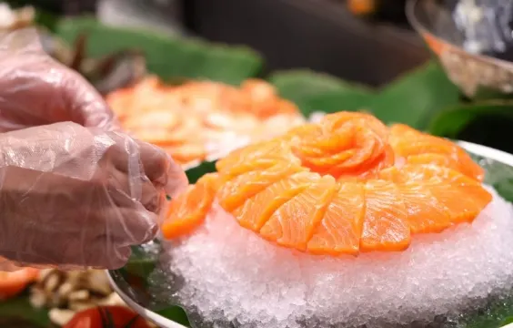 酒店豐盛自助晚餐