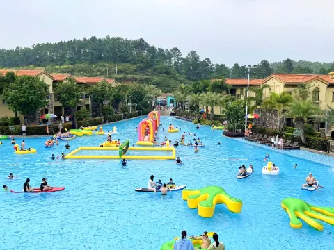 悦天下温泉泳道