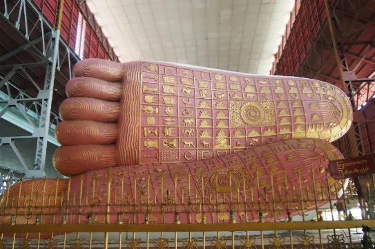 喬達基睡佛寶塔