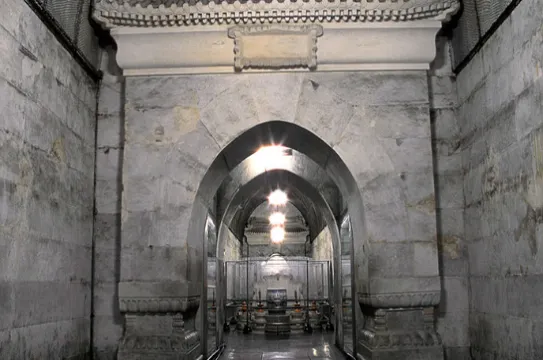 十三陵之定陵-地下宮殿