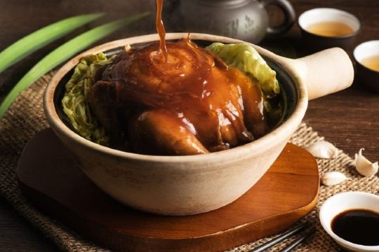 妙嚥─MYO Restobar_馳名砂煲雞