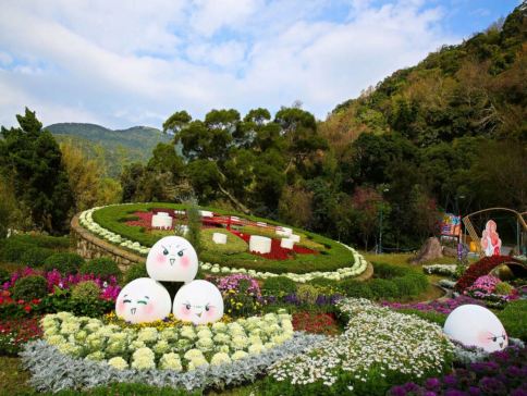 台北+陽明山賞花 / 賞紅葉+桃園 秘景4天 永安漁港、土地公文化館、石門水庫、陽明山公園(冷水坑生態池、牛奶湖、菁山吊橋與落羽松步道)、迎富送窮廟、忠烈祠【免費代辦台灣簽證(網證)*】