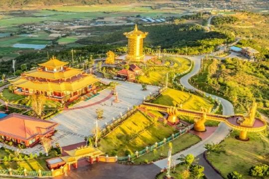 Samten Hills桑藤山