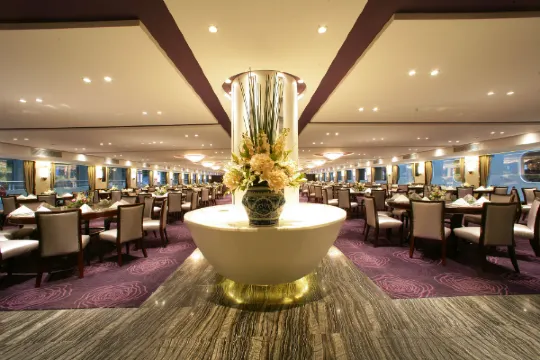 世紀傳奇號餐廳