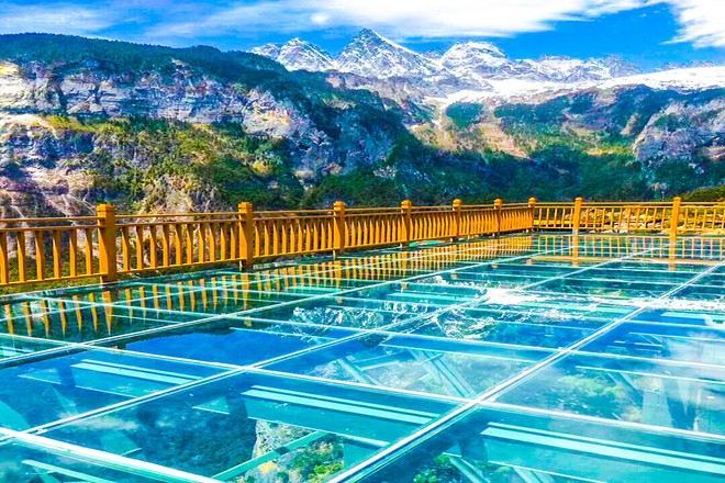 回音壁高空玻璃棧道