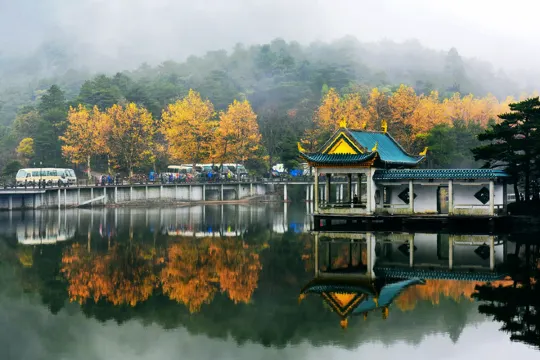 廬山如琴湖秋景