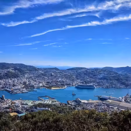 長崎、福岡 賞海豚5天夏日美景之旅 【尊享香港航空貴賓室】 南島原(乘船觀賞野生海豚)、雲仙地獄(大叫喚地獄展望所)、稻佐山展望台(乘玻璃列車/登山纜車、日本新三大夜景)《4月1日起出發適用》