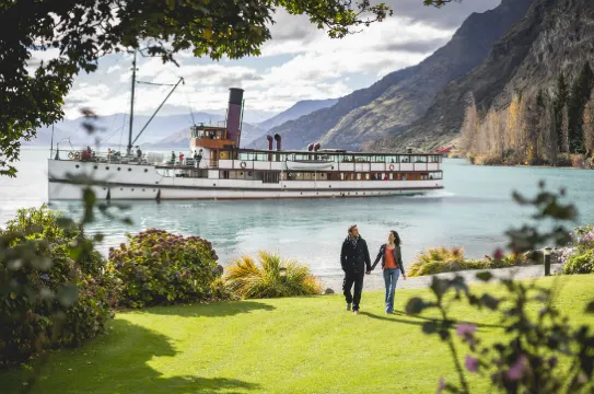 厄恩斯勞號百年蒸汽船