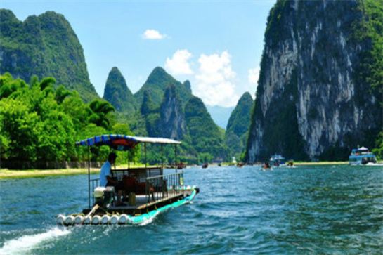 灕江最美段(乘竹筏遊)