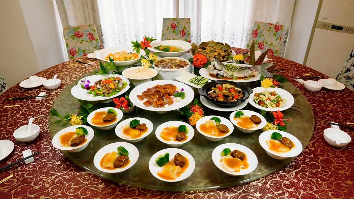 北京片皮鴨+鮑魚扣花膠(位上)