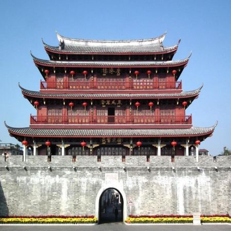 《潮汕快閃~2人成行》全新古城內牌坊街民國風情酒店太元居 【一人一鍋金牌牛肉火鍋(任食)】充裕自由活動時間盡情享受悠閒假期 潮州純玩2天團