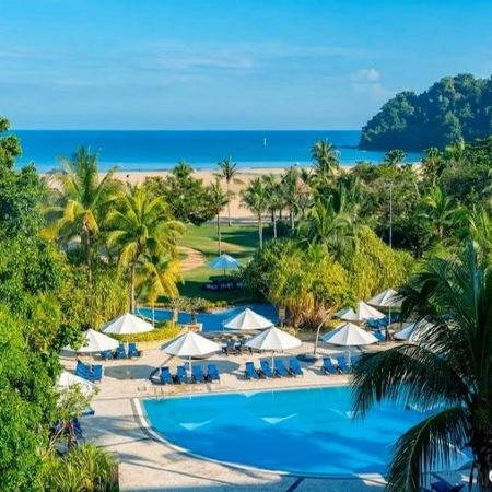 【4鑽】汶萊+沙巴 天空之鏡6天團《保證連續4晚》沙巴國際五星級Shangri-La Rasa Ria Resort、汶萊(傑米清真寺、水鄉村落) 、沙巴(River Bay Beach海河灣)