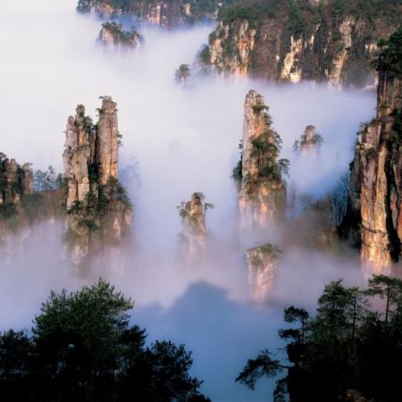 張家界、鳳凰古城、長沙5天純玩直航團  張家界 (天門山國家森林公園、天門洞、天子山、袁家界、百龍電梯、外觀七十二奇樓)、鳳凰古城、苗服體驗、溫泉酒店、橘子洲景區、簡牘博物館【保證廣東話導遊】