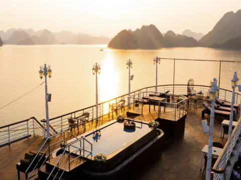 Paradise Elegance Cruise