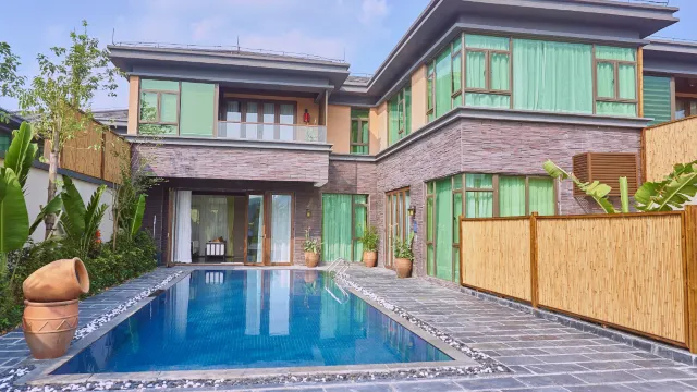 鶴鳴洲溫泉度假村